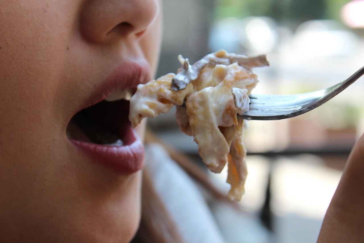疲れやすい食べ物8選！どうしても食べたい時の対処法も

